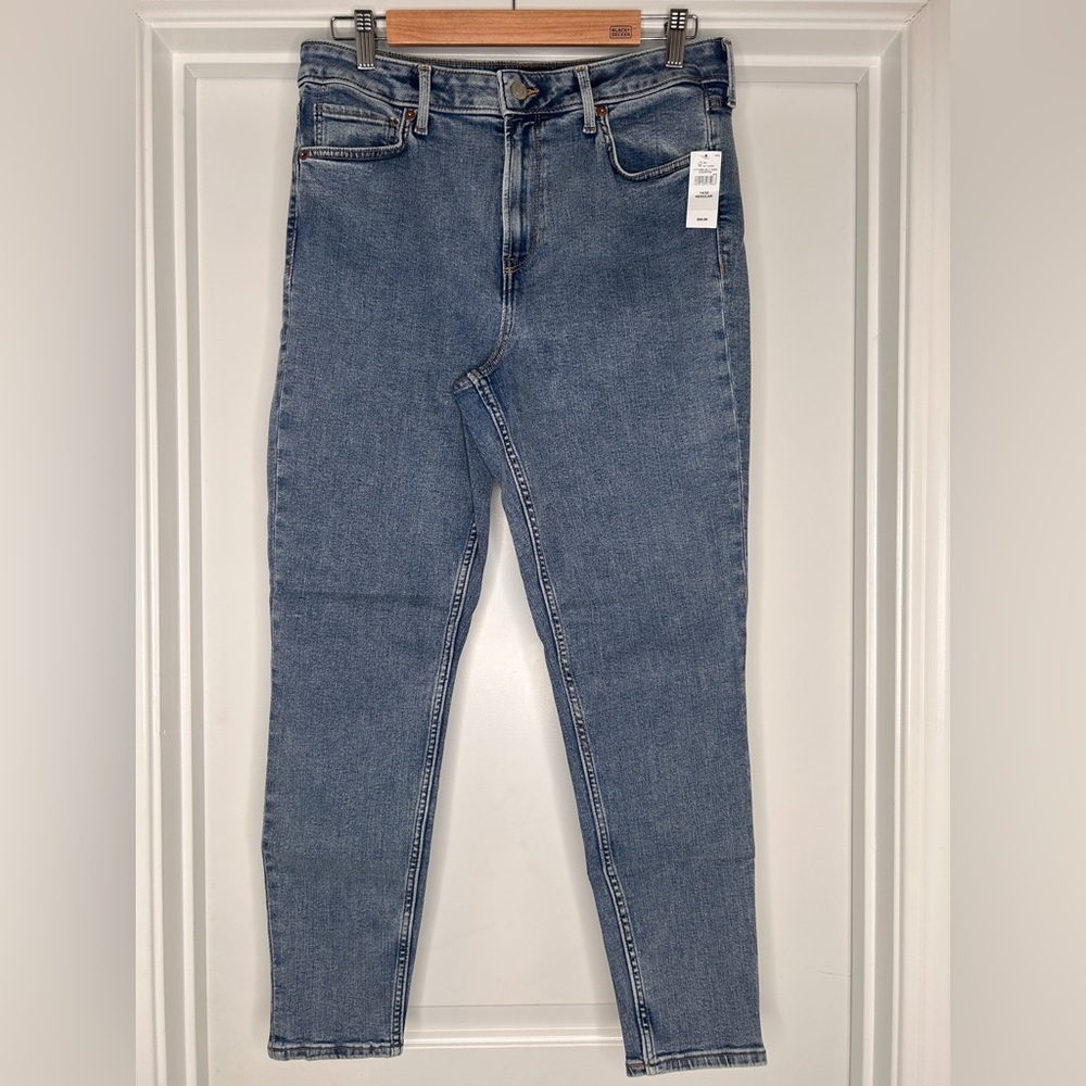 Gap Women’s High Rise Universal Jegging Sz. 14/32R, Light Wash